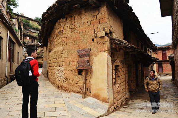 巷道中偶遇村民