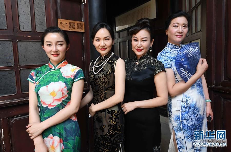 （XHDW）（1）云南昆明：古宅旗袍秀風(fēng)采